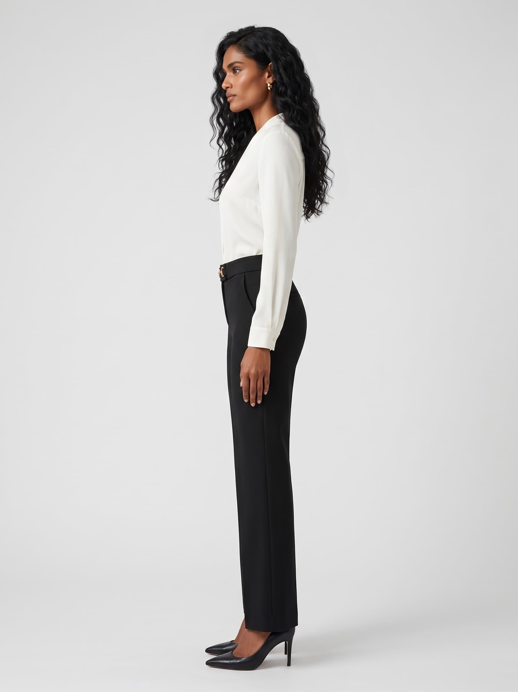 Pantalón de Vestir Negro con Hebilla Dorada 3